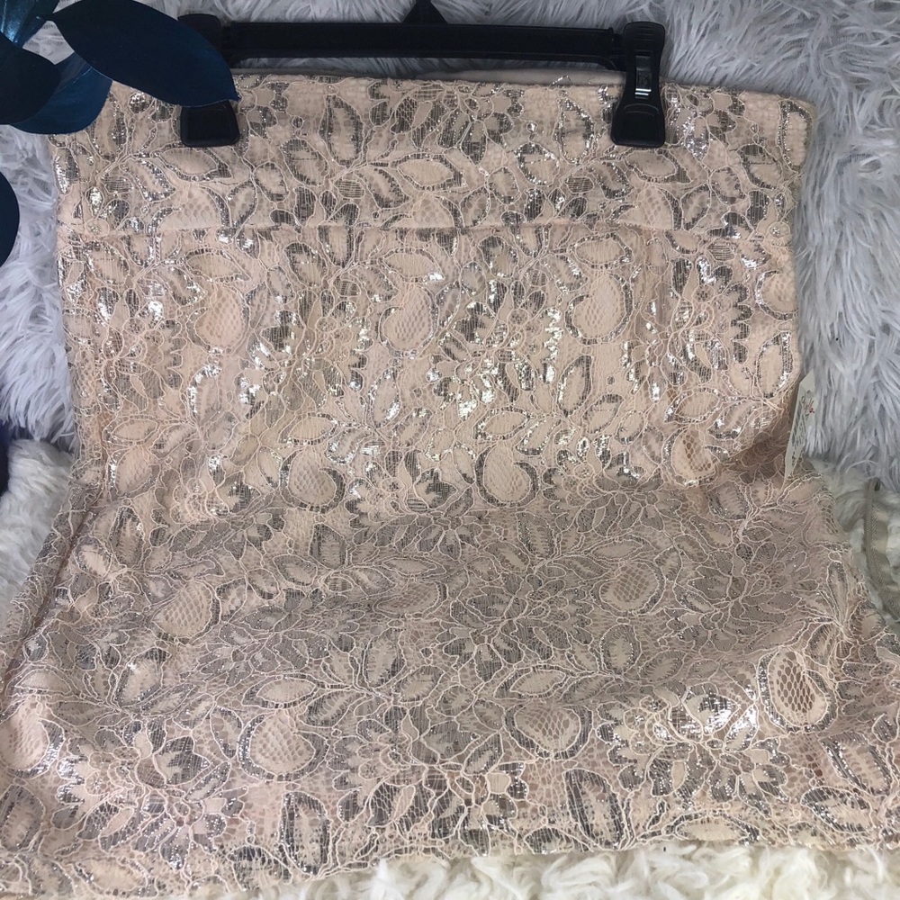 Nude skirt